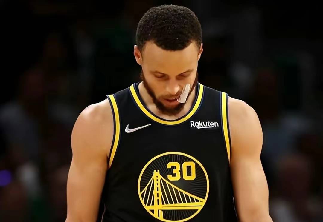 库里关键节点高光表现广厦男篮围绕欧篮联止住颓势，冲刺阶段拜仁慕尼黑调整名单以备国王杯瞬间刷屏的简单介绍